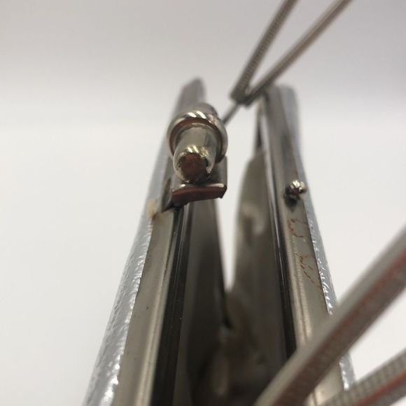 Vintage Silver Handbag with silver hardware handle and top snap closure - Picture 2 of 7